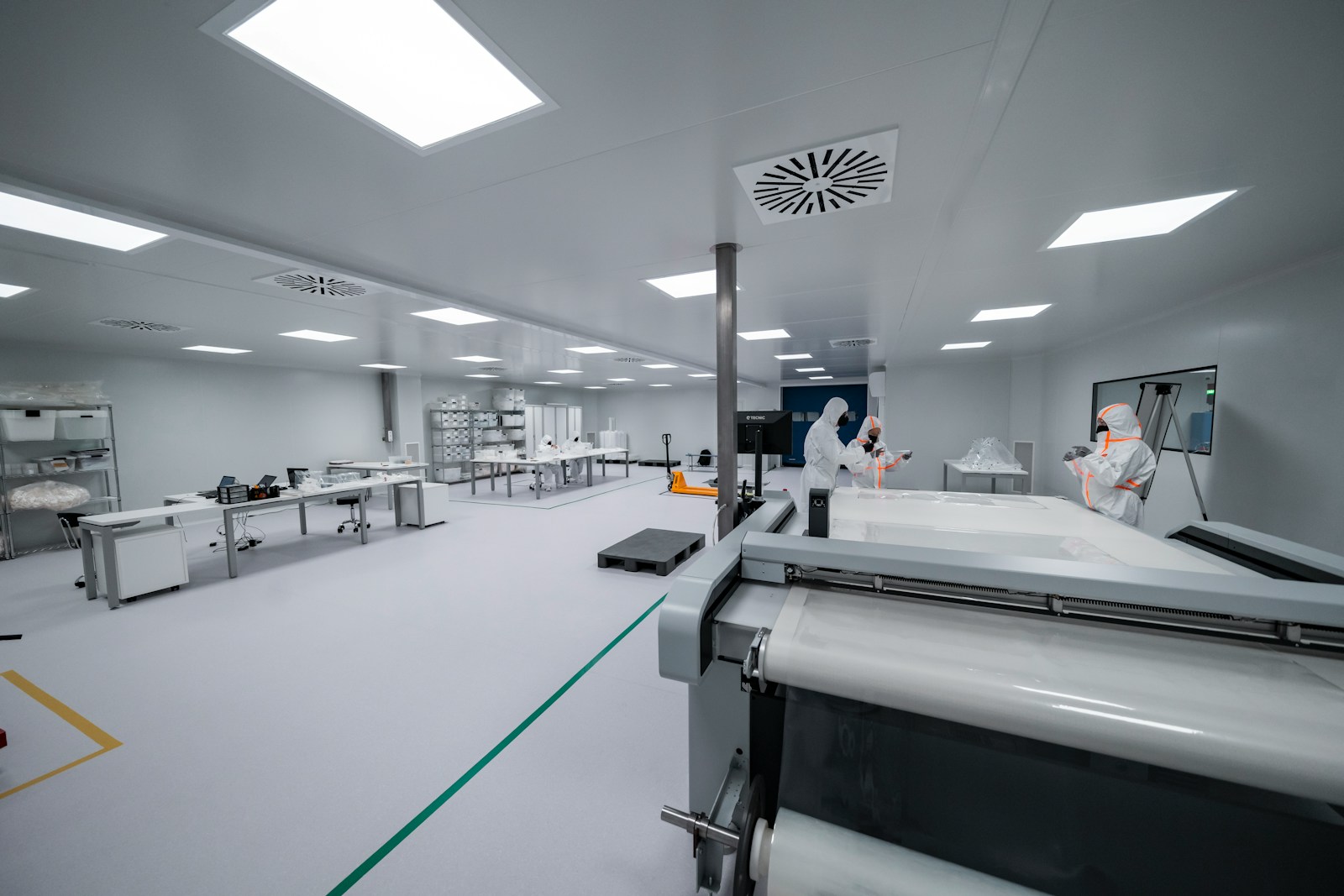 Semiconductor manufacturing cleanroom representing India's growing chip industry